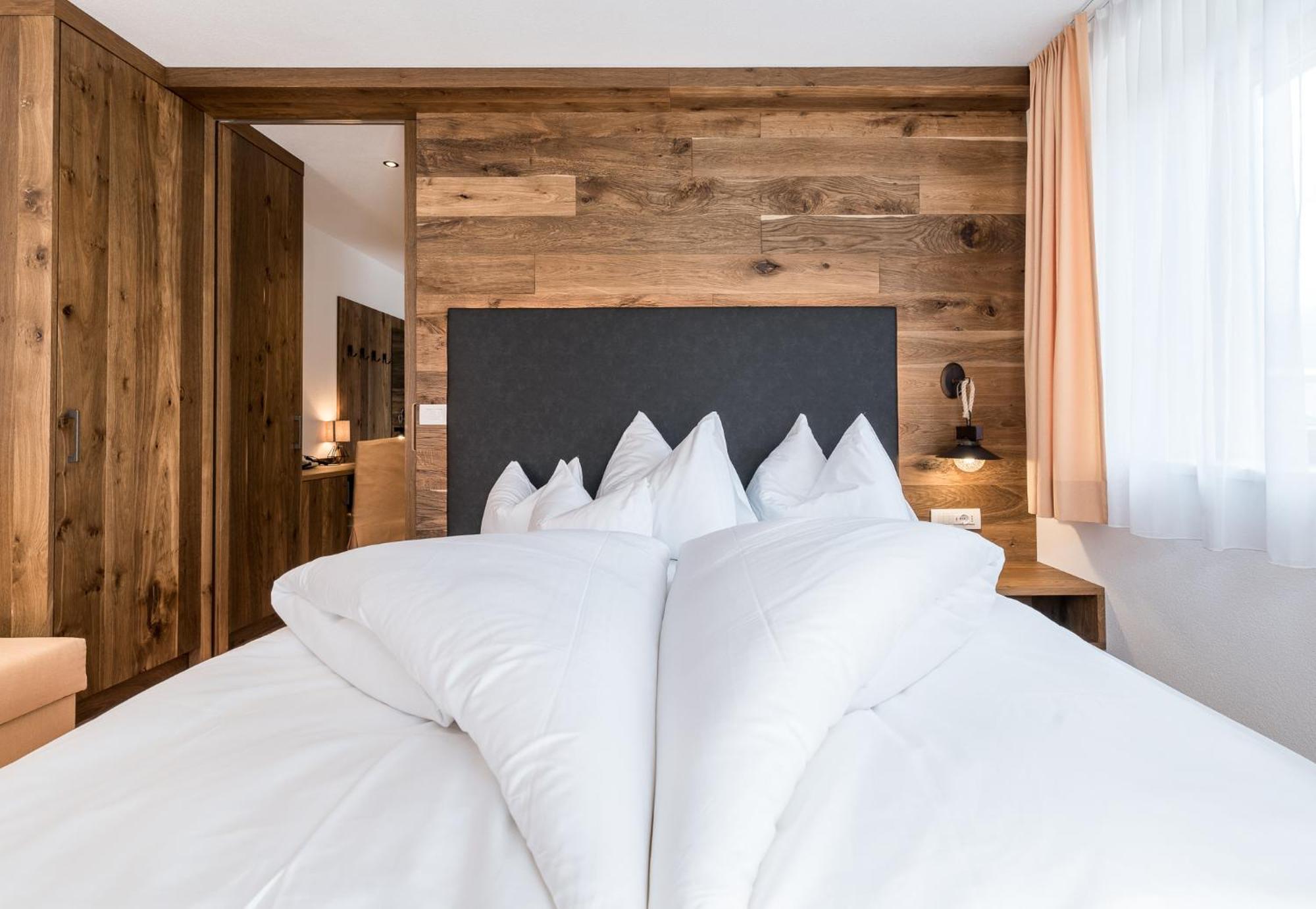 Hotel B&B Feldmessner Brunico Ngoại thất bức ảnh
