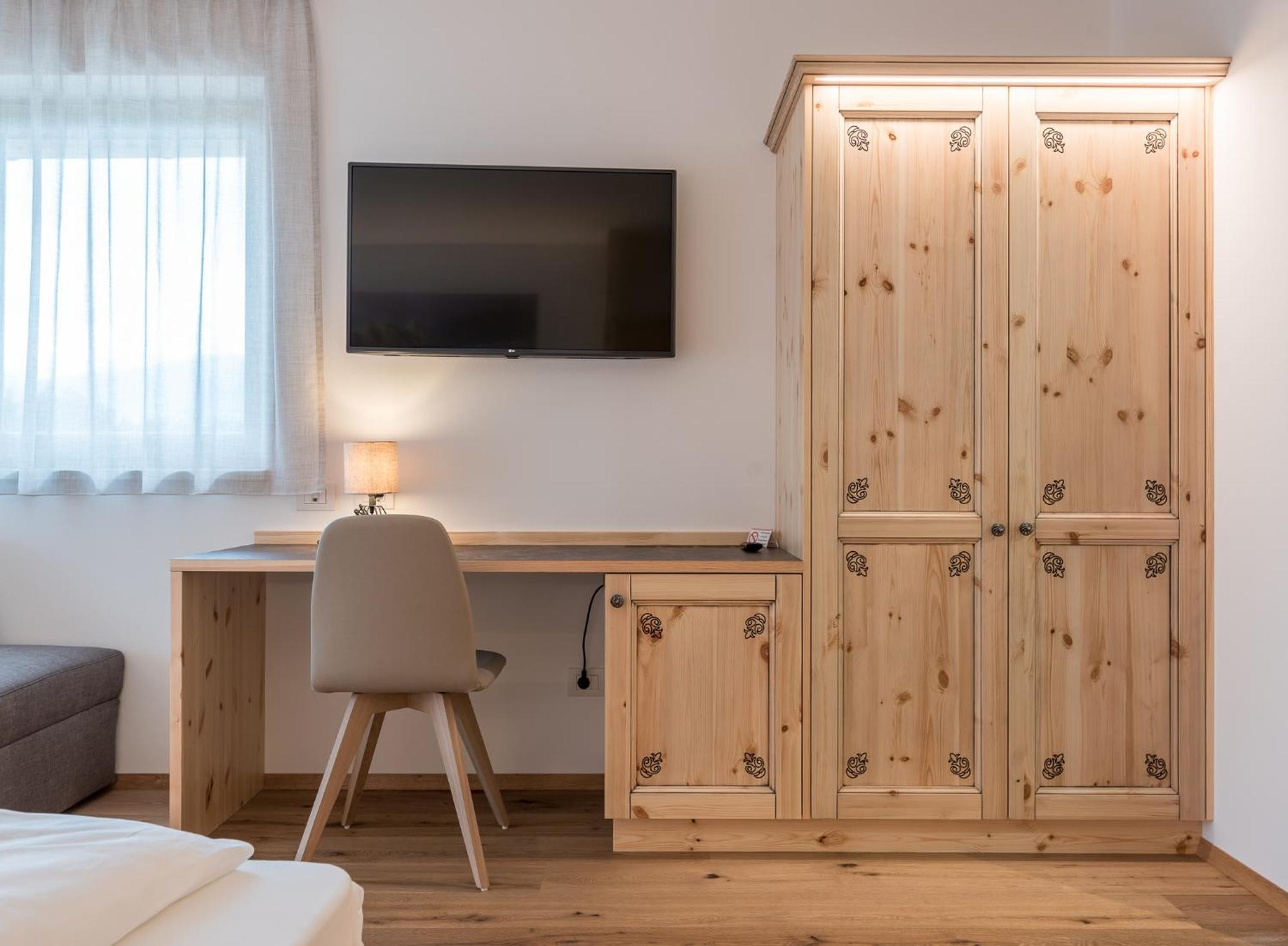 Hotel B&B Feldmessner Brunico Ngoại thất bức ảnh